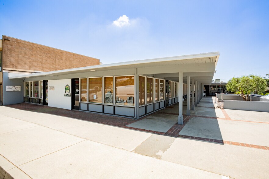 More Photos Of 370 W Sierra Madre Blvd, Sierra Madre Storefront For Lease