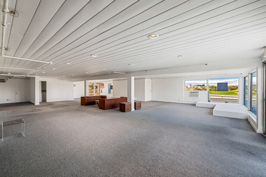 More Photos Of 4775-4779 E Ramon Rd, Palm Springs Warehouse For Sale