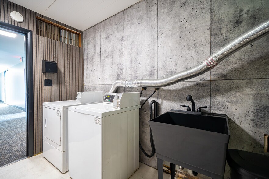 More Photos Of 1102 Salem Ave, Dayton Apartments For Sale