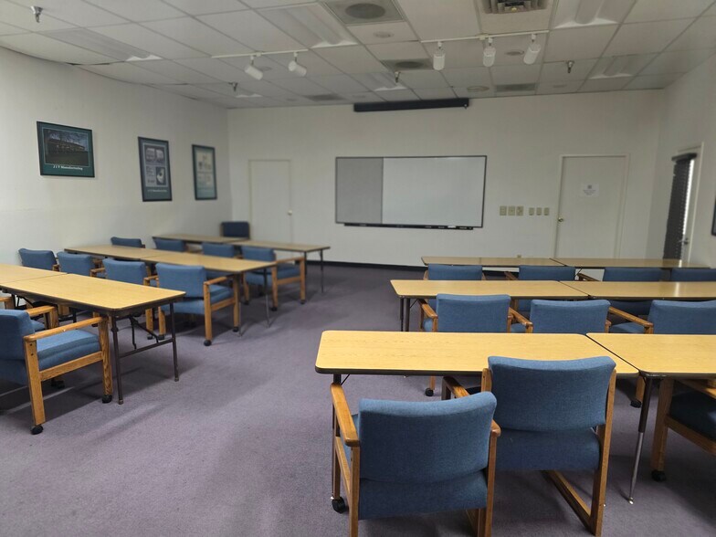 More Photos Of 1610 Commerce Way, Paso Robles Warehouse For Sale