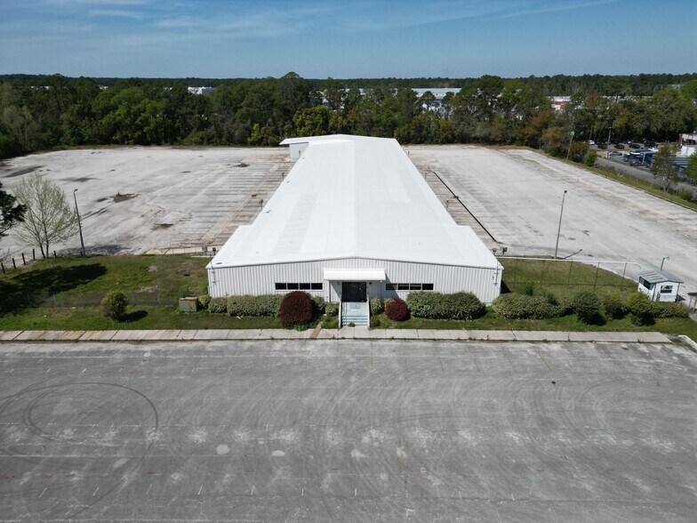 More Photos Of 2600 Lloyd Rd, Jacksonville Unknown For Lease