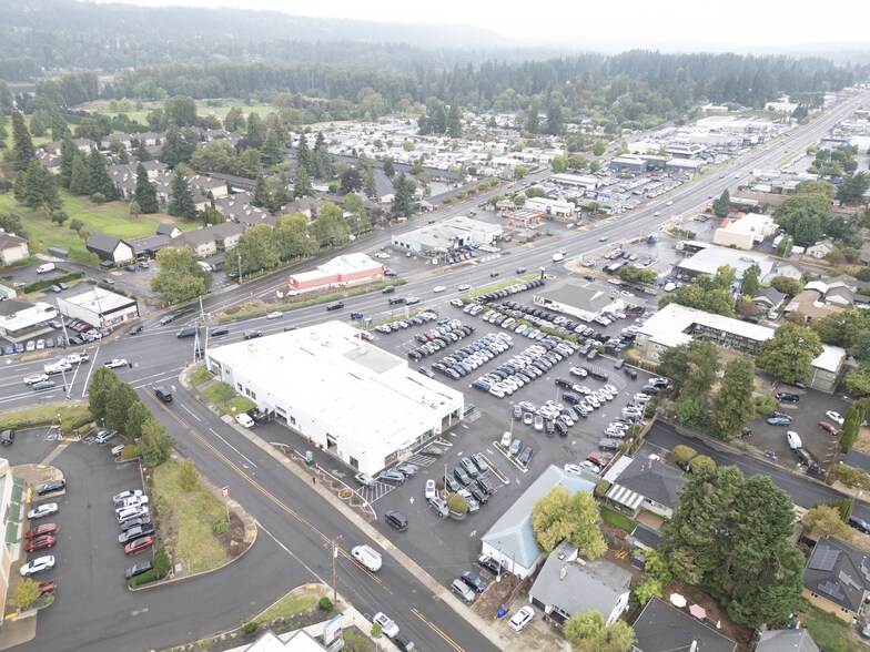 More Photos Of 20000 McLoughlin Blvd, Gladstone Auto Dealership For Sale