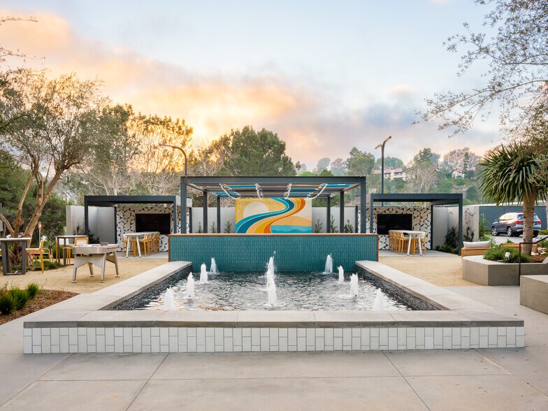 More Photos Of 12626 High Bluff Dr, San Diego Unknown For Lease