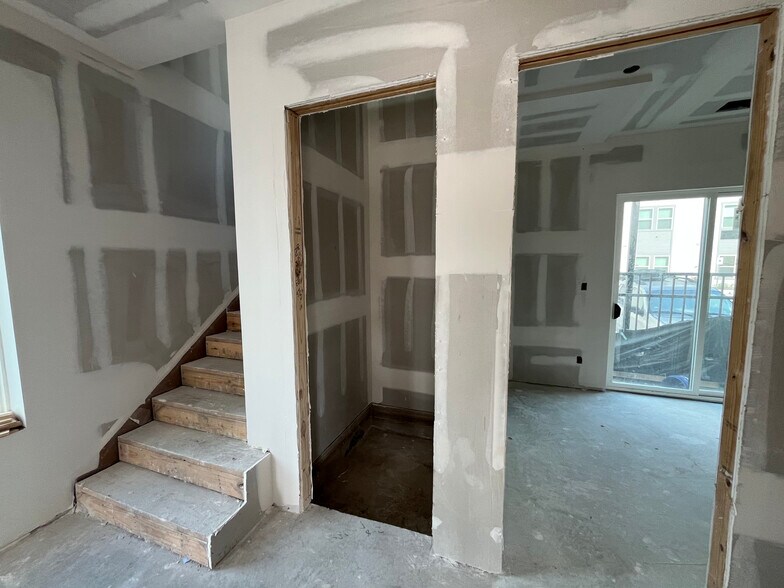 More Photos Of 5821 Winsome Ln, Houston Apartments For Sale