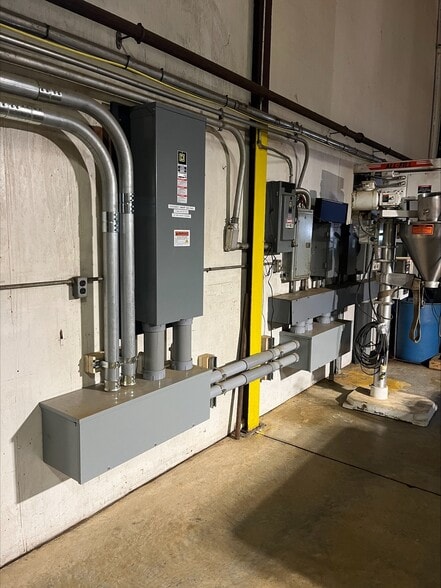 More Photos Of 7 Industrial Pky, Brunswick Warehouse For Sale