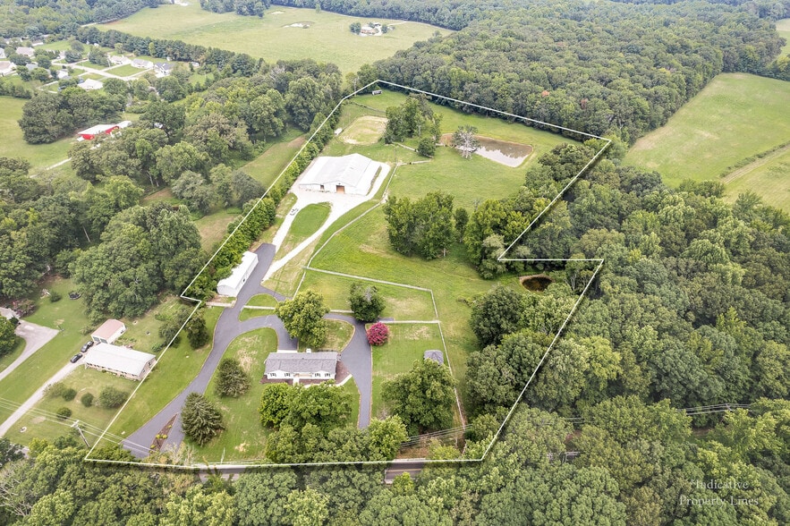 More Photos Of 1499 W Whitehall Rd, Cookeville Light Distribution For Sale