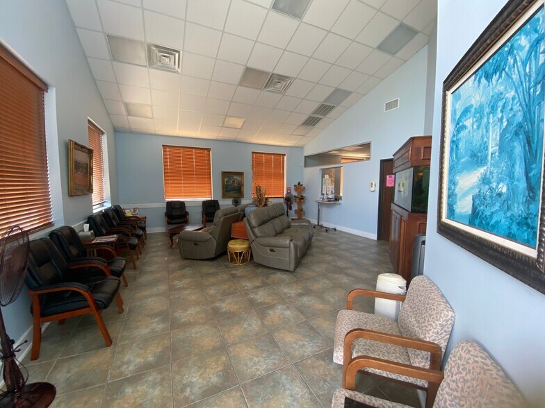 More Photos Of 3326 Watters Rd, Pasadena Medical For Sale