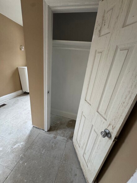 More Photos Of 2449 Shirley Ave, Baltimore Flex For Sale