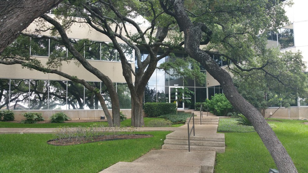 More Photos Of 8207 Callaghan Rd, San Antonio Office For Lease