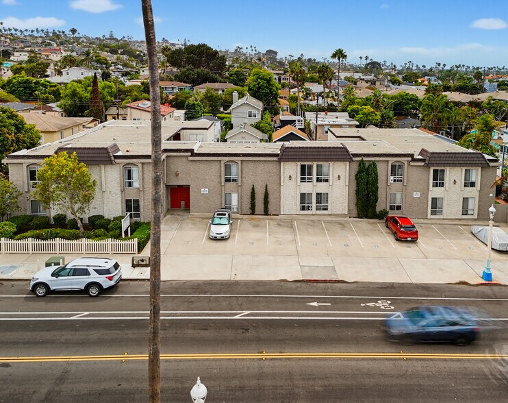 More Photos Of 4649 Voltaire St, San Diego Apartments For Sale