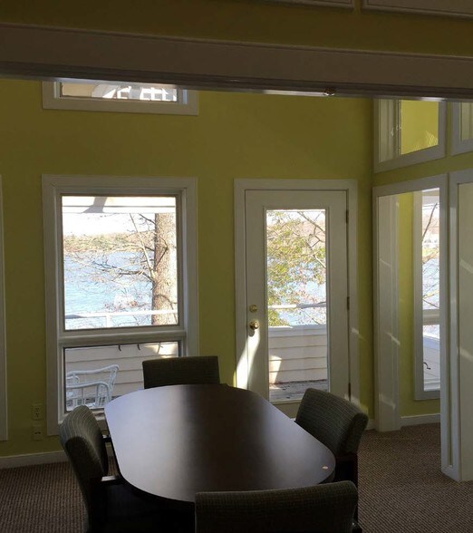 More Photos Of 14700-14702 Village Square Pl, Midlothian Office For Lease