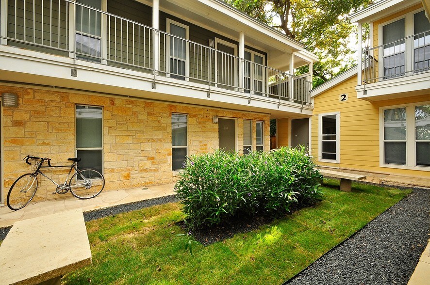 More Photos Of 2523 Durwood St, Austin Apartments For Sale