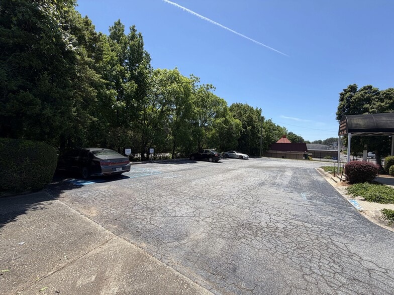 More Photos Of 3080 Campbellton Rd SW, Atlanta Office Residential For Sale