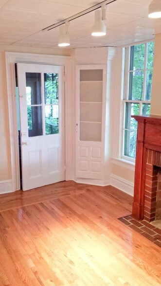 More Photos Of 4 Main St, Flemington Office For Lease