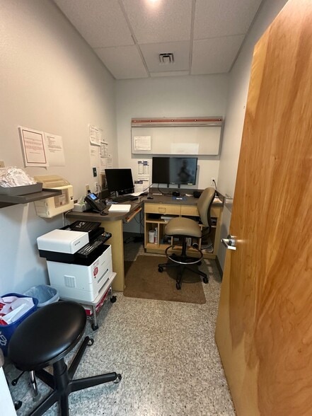 More Photos Of 842 Sunset Lake Blvd, Venice Medical For Sale