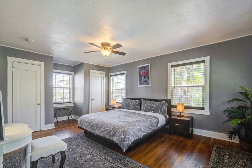 More Photos Of 1502 Market St, Galveston Hospitality For Sale