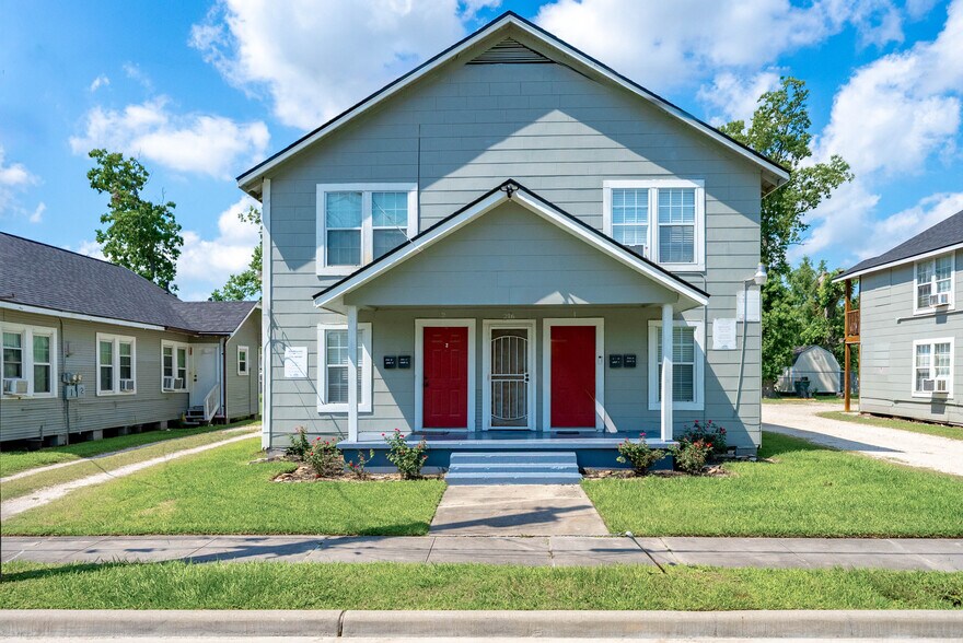 More Photos Of 214 W Republic St, Baytown Apartments For Sale