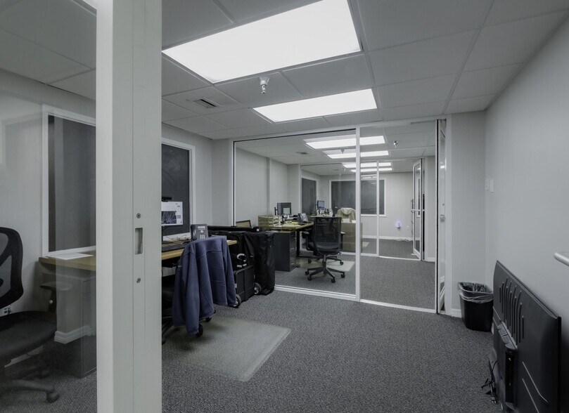 More Photos Of 4677 118th Ave N, Clearwater Manufacturing For Sale