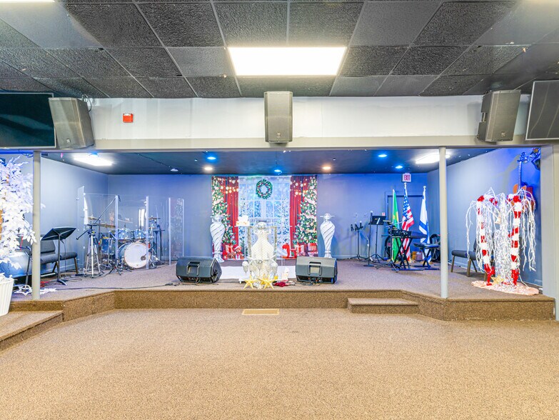 More Photos Of 29 Spruce St, Milford Religious Facility For Sale