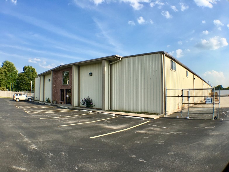 Primary Photo Of 2146 E Pythian St, Springfield Warehouse For Sale