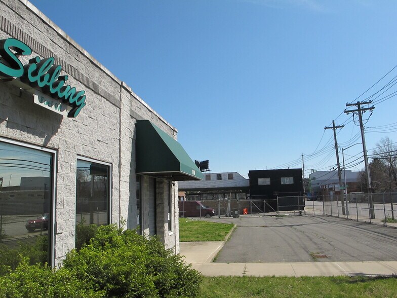 More Photos Of 1108 Zerega Ave, Bronx Service For Lease