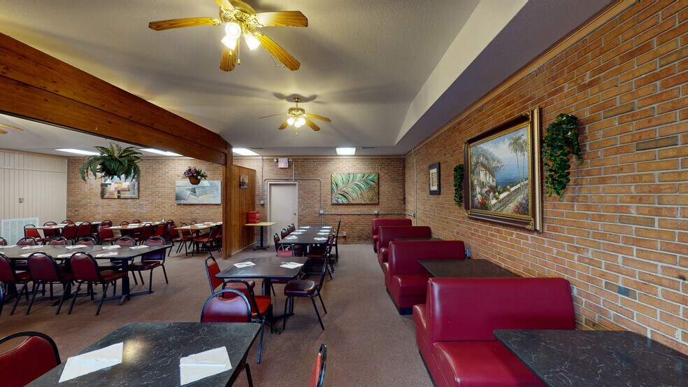 More Photos Of 1102 W Spring St, Monroe Restaurant For Sale