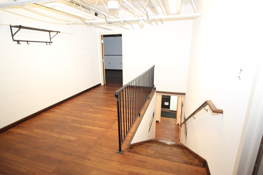 More Photos Of 1458 County Line Rd, Huntingdon Valley Flex For Sale