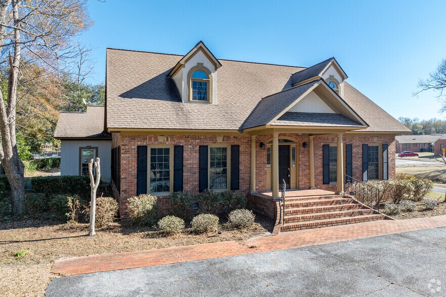 More Photos Of 501 Griffin Ave, Eastman Office For Sale