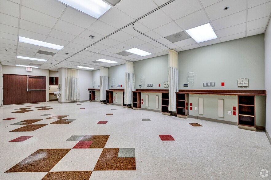 More Photos Of 200 Renaissance Way, Crockett Medical For Sale