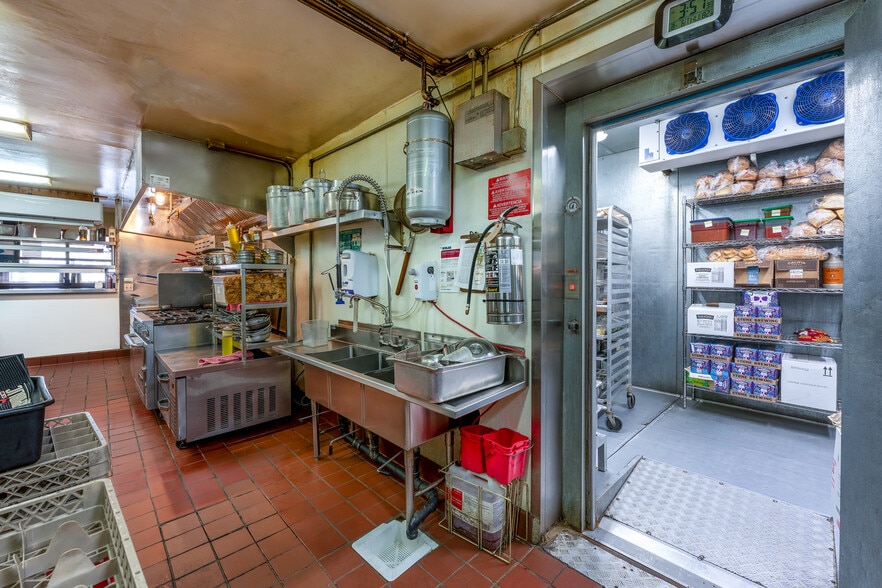 More Photos Of 2730 University Ave, San Diego Restaurant For Sale