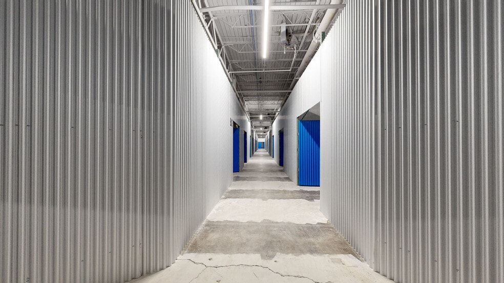 More Photos Of 724 Caledonia Rd, Toronto Warehouse For Lease