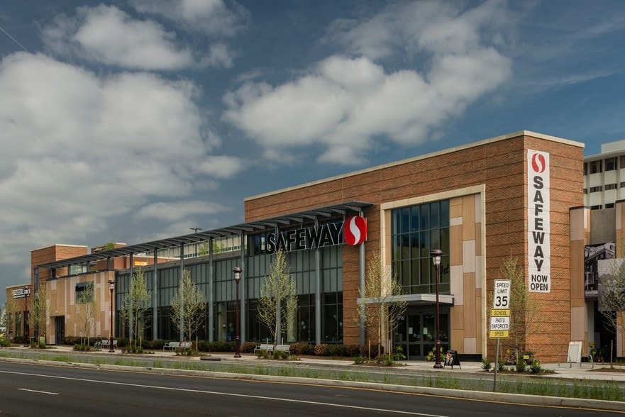 More Photos Of 6501-6507 America Blvd, Hyattsville Movie Theatre For Lease