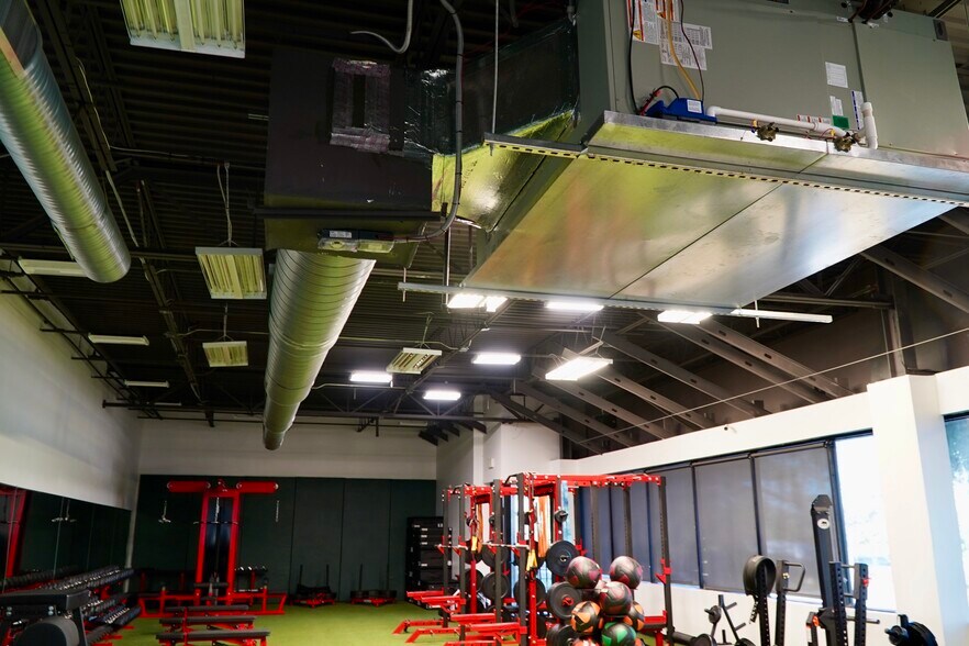 More Photos Of 5850 W Cypress St, Tampa Office For Lease