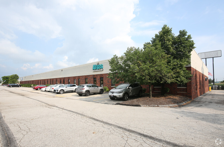 Primary Photo Of 21610 Alexander Rd, Oakwood Village Warehouse For Lease