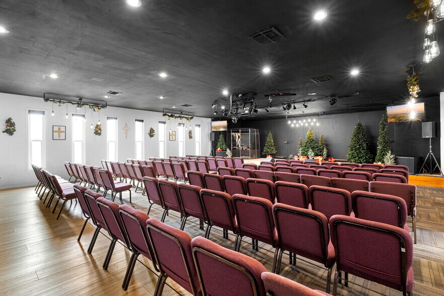 More Photos Of 7751 Glencoe Dr, Huntington Beach Religious Facility For Sale