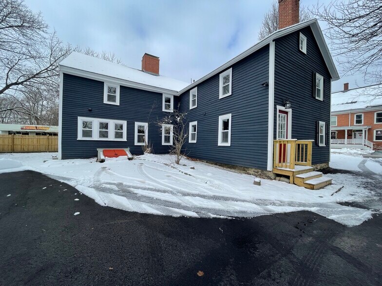 More Photos Of 3 Portsmouth Ave, Exeter General Retail For Lease