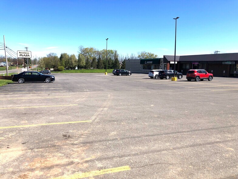 More Photos Of 610 N Greece Rd, Rochester Unknown For Lease