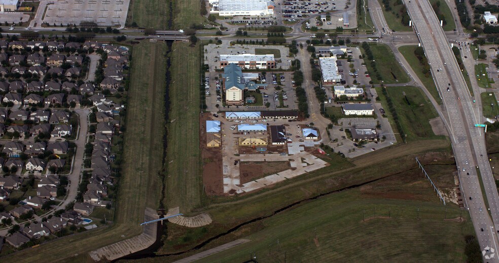 More Photos Of 800 Bonaventure Way, Sugar Land Unknown For Lease