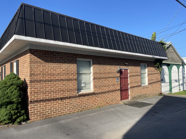 More Photos Of 43 S Washington St, Greencastle Office For Lease