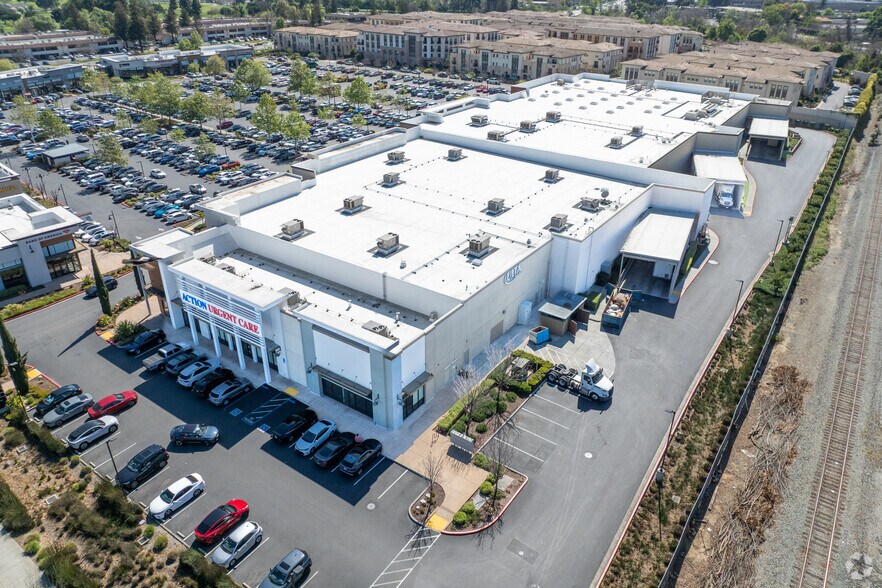 More Photos Of 1028-1098 E Brokaw Rd, San Jose General Retail For Lease