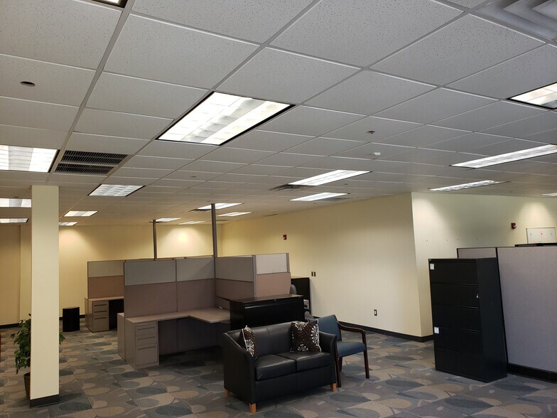 More Photos Of 1650 Summit Lake Dr, Tallahassee Office For Lease