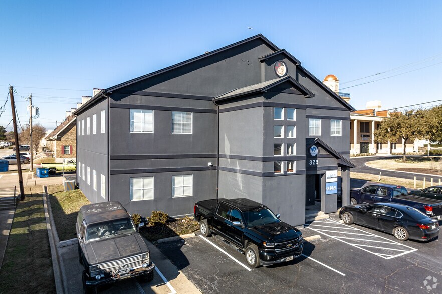 Primary Photo Of 325 S Stemmons Fwy, Lewisville Coworking Space