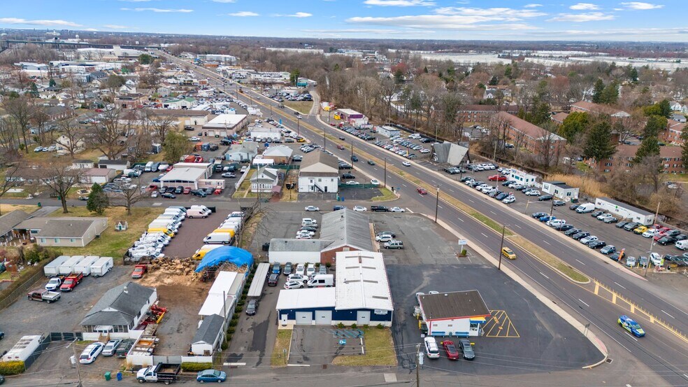 More Photos Of 1413-1415 Elkins Ave, Levittown Freestanding For Lease