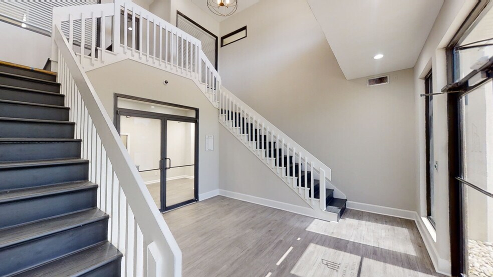 More Photos Of 2920 Edgewood Cir, Columbus Office For Lease