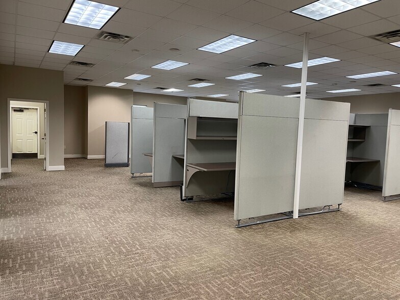 More Photos Of 4444 American Way, Baton Rouge Office For Sale