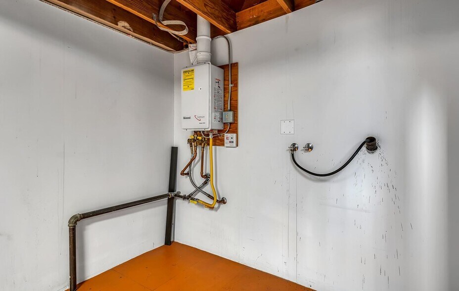 More Photos Of 2625 Chariton St, Los Angeles Apartments For Sale