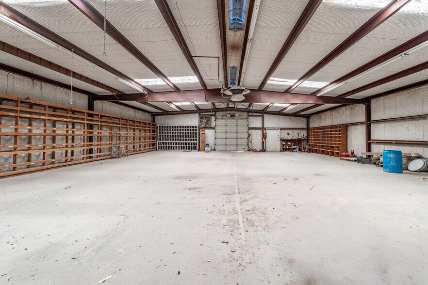 More Photos Of 1208 E Washington St, Stephenville Industrial For Sale