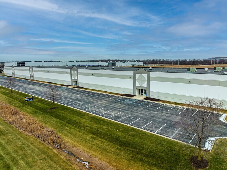 More Photos Of 4422 Airport Expy, Fort Wayne Warehouse For Lease