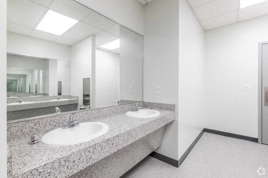 More Photos Of 13200 Mid Atlantic Blvd, Laurel Unknown For Lease