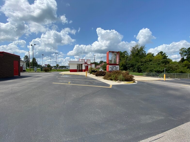 More Photos Of 3329 Rainbow Dr, Rainbow City Fast Food For Sale